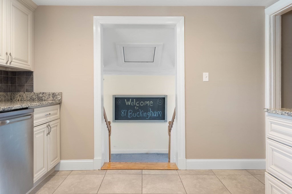 87 Buckingham Road North Andover, MA 01845 - Photo 17 of 25 Gallery Image 17