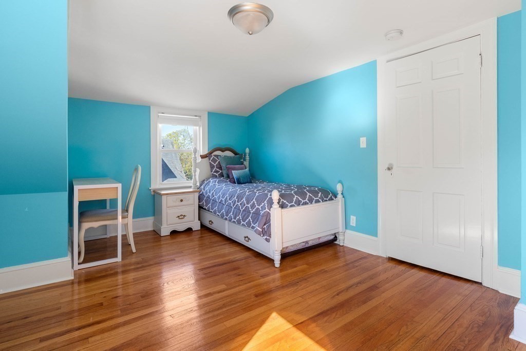 87 Buckingham Road North Andover, MA 01845 - Photo 8 of 25 Gallery Image 8