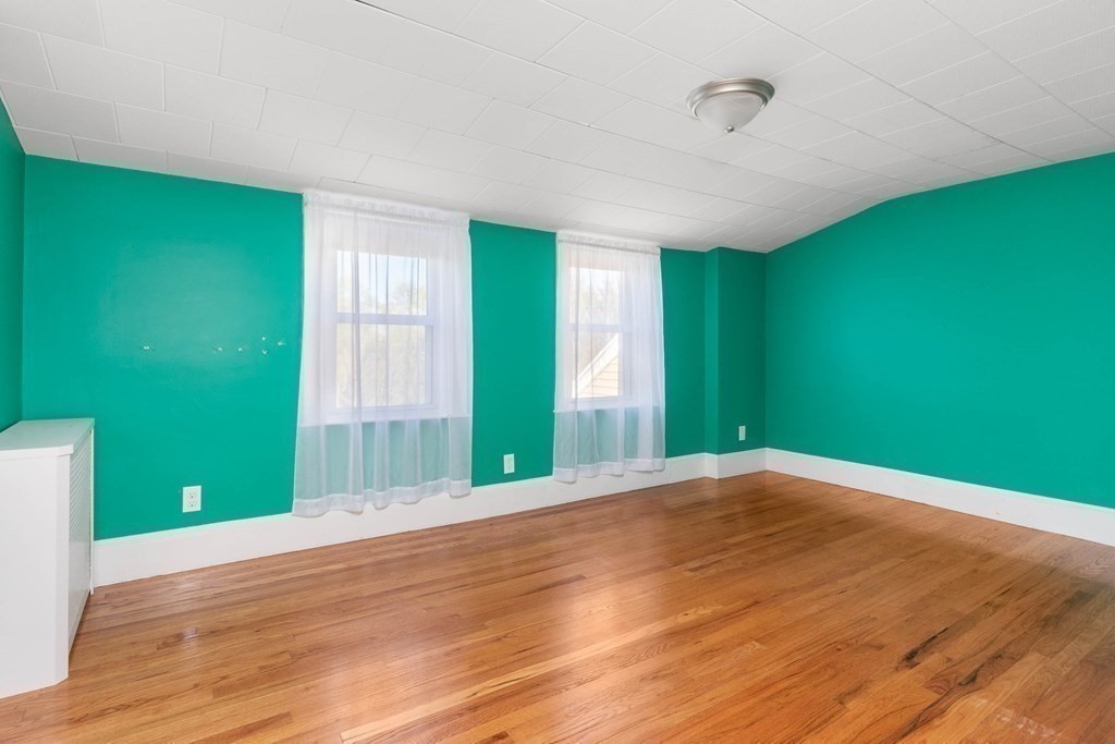 87 Buckingham Road North Andover, MA 01845 - Photo 10 of 25 Gallery Image 10