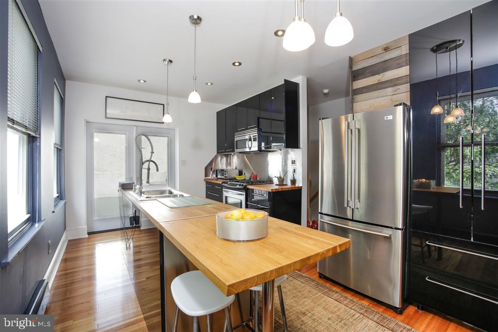 1840 South 10th Street Philadelphia, PA 19148 - Photo 2 of 30