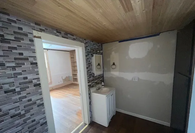 $30,000 | 305 West Main Street, Oakland, IL 61943