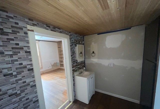 305 West Main Street Oakland, IL 61943 - Photo 12 of 18