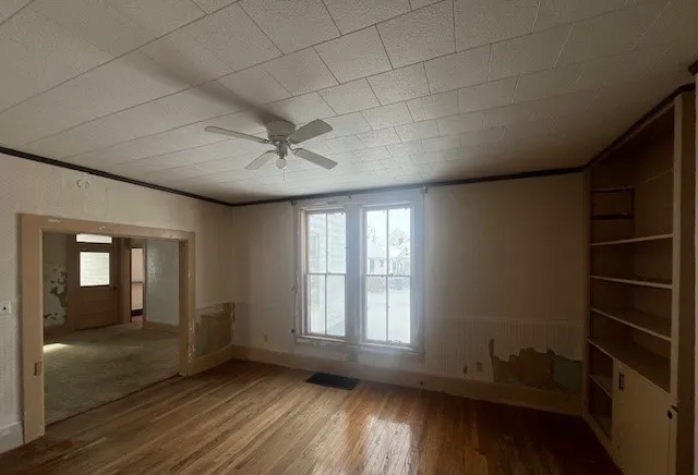 $30,000 | 305 West Main Street, Oakland, IL 61943