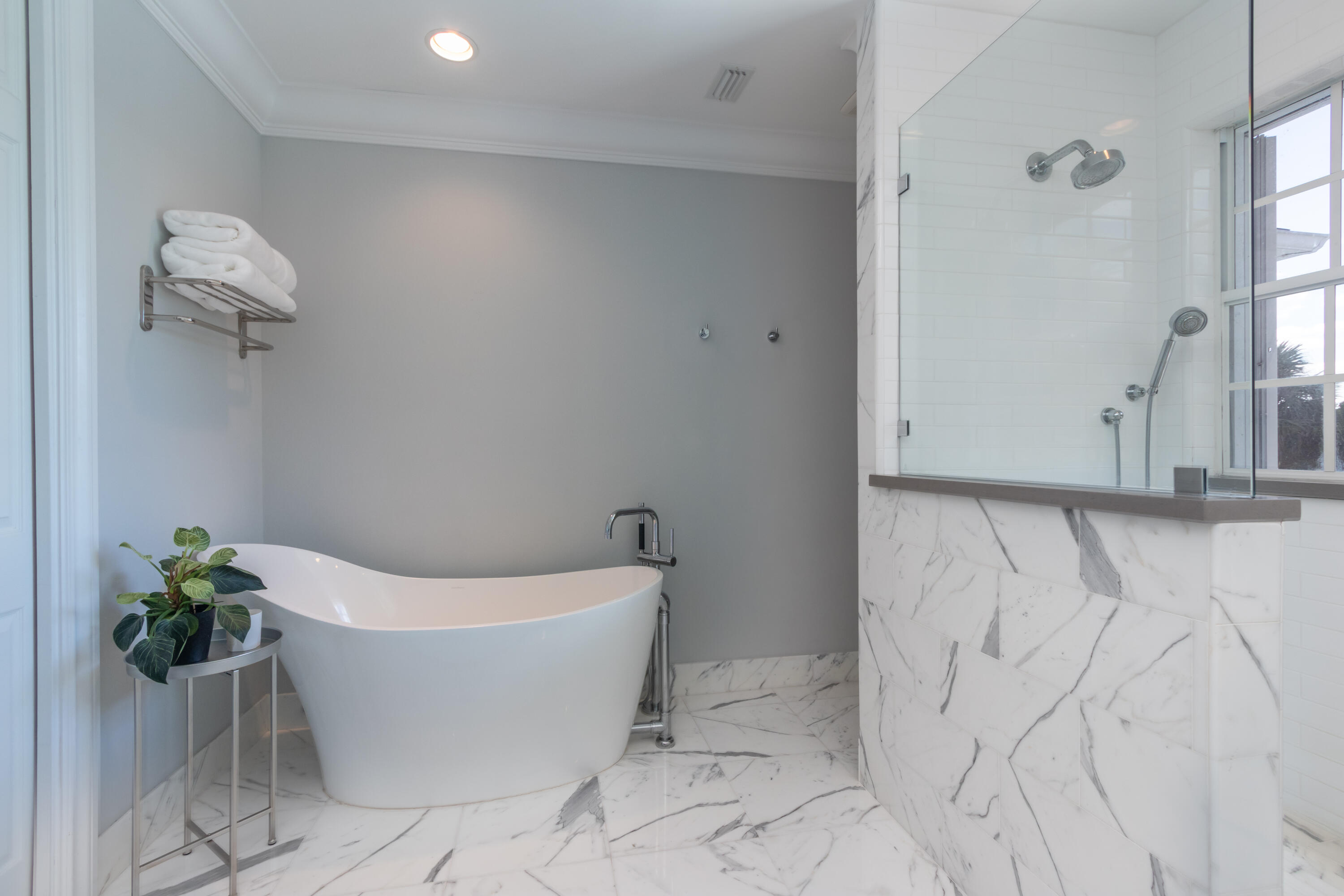 190 Barbados Drive Jupiter, FL 33458 - Photo 13 of 25 IMG_8242-Edit