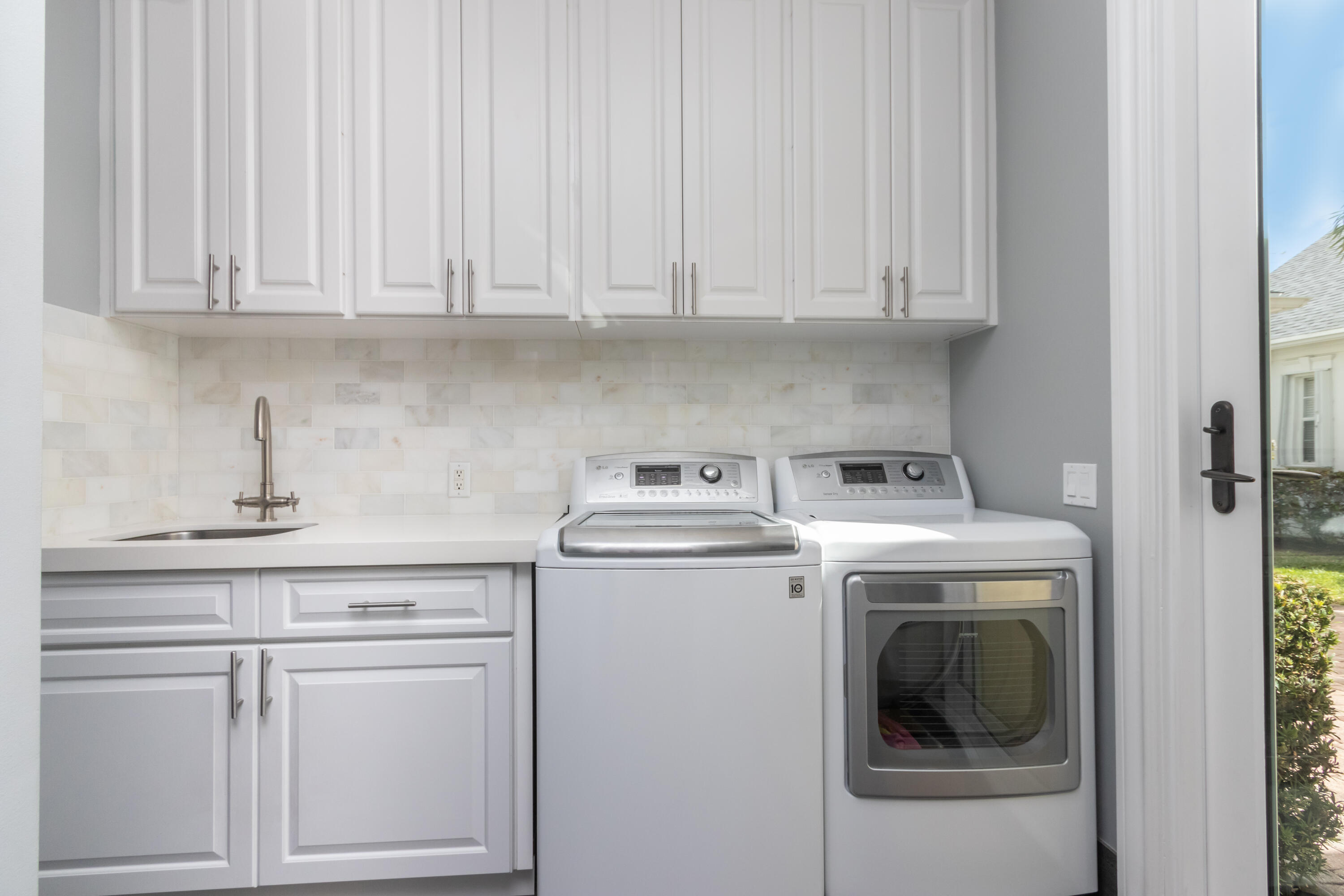 190 Barbados Drive Jupiter, FL 33458 - Photo 23 of 25 IMG_8287-Edit