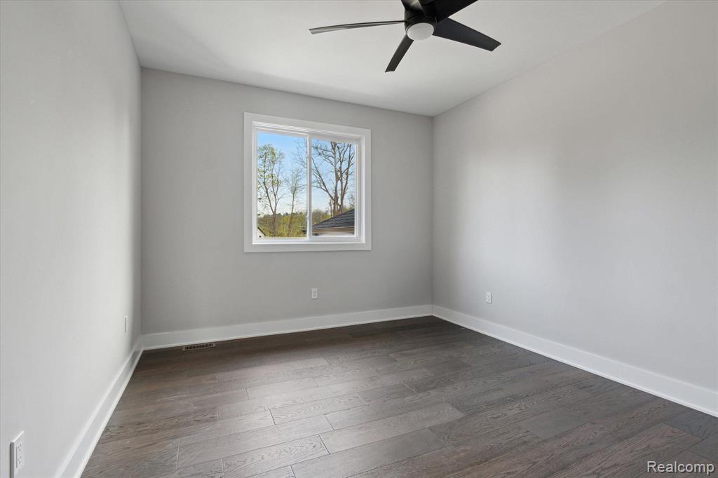 9 Annandale Road Leonard, MI 48367 - Photo 35 of 54