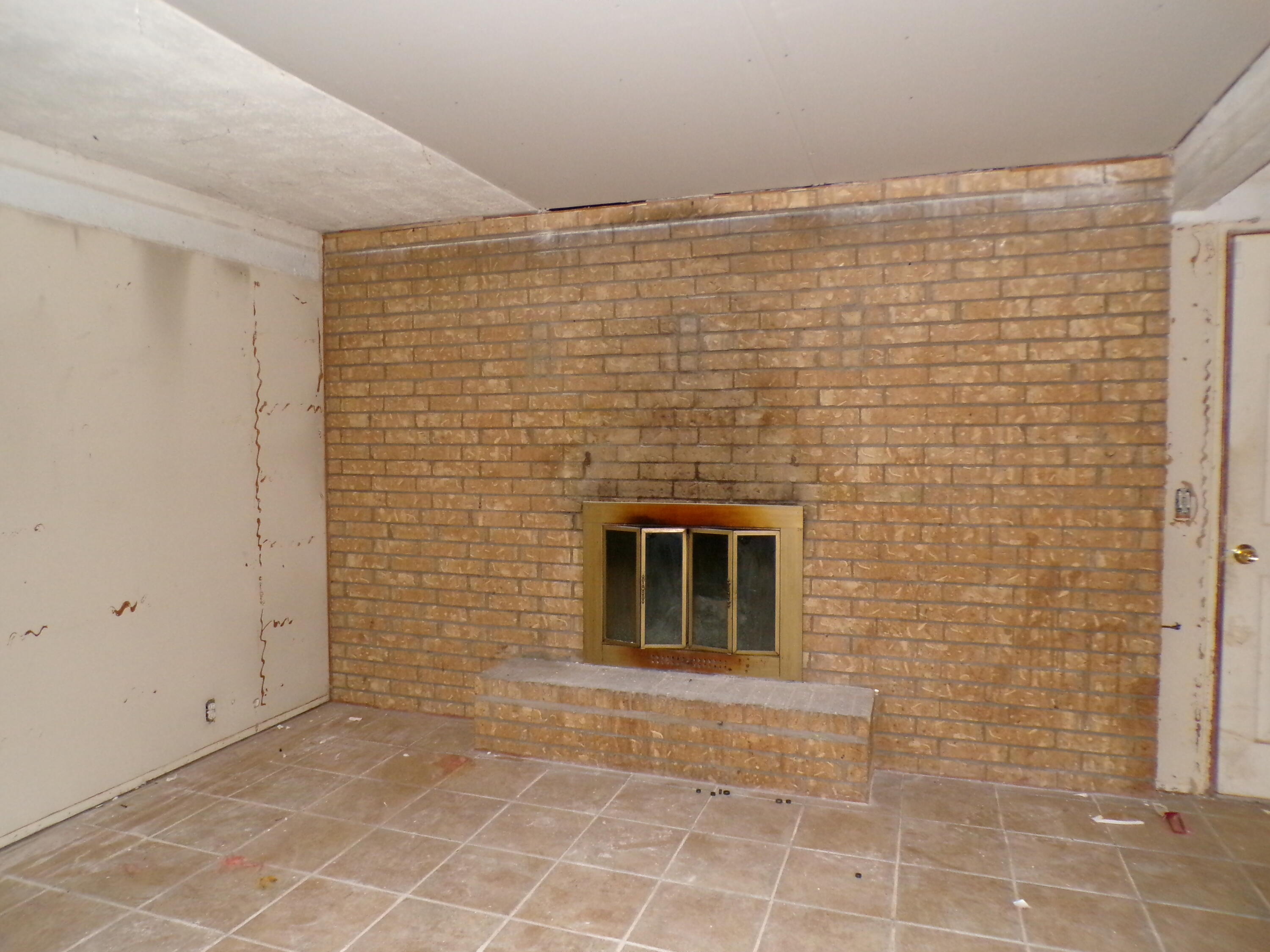 2829 66th Street Lubbock, TX 79413 - Photo 4 of 34 100_0140
