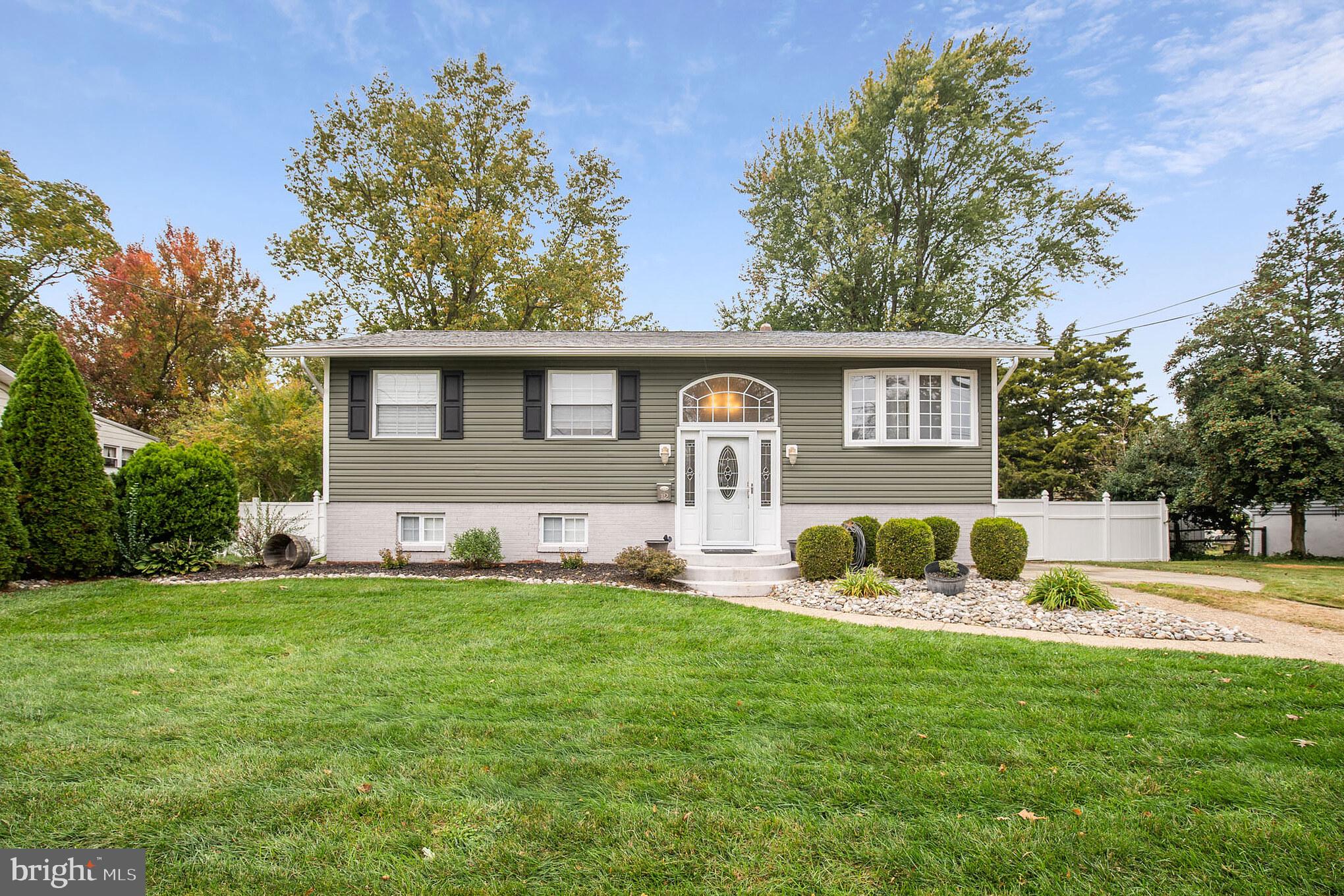 12 Edgehill Road Gibbsboro, NJ 08026 - Photo 1 of 15