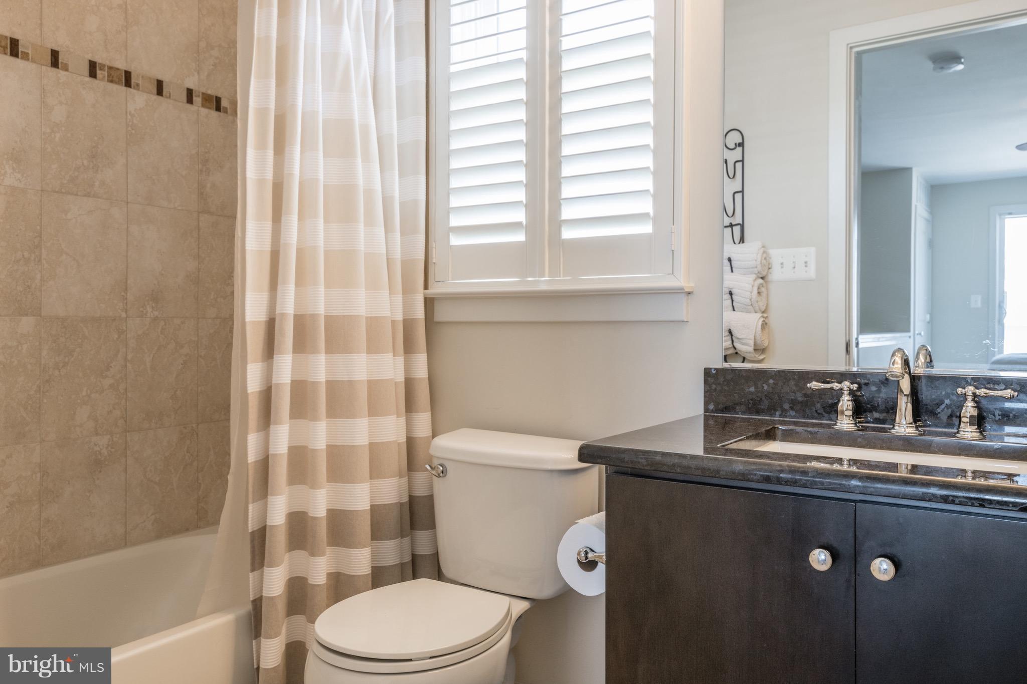 331 K Street Southeast Washington, DC 20003 - Photo 16 of 30 Bath (Master)