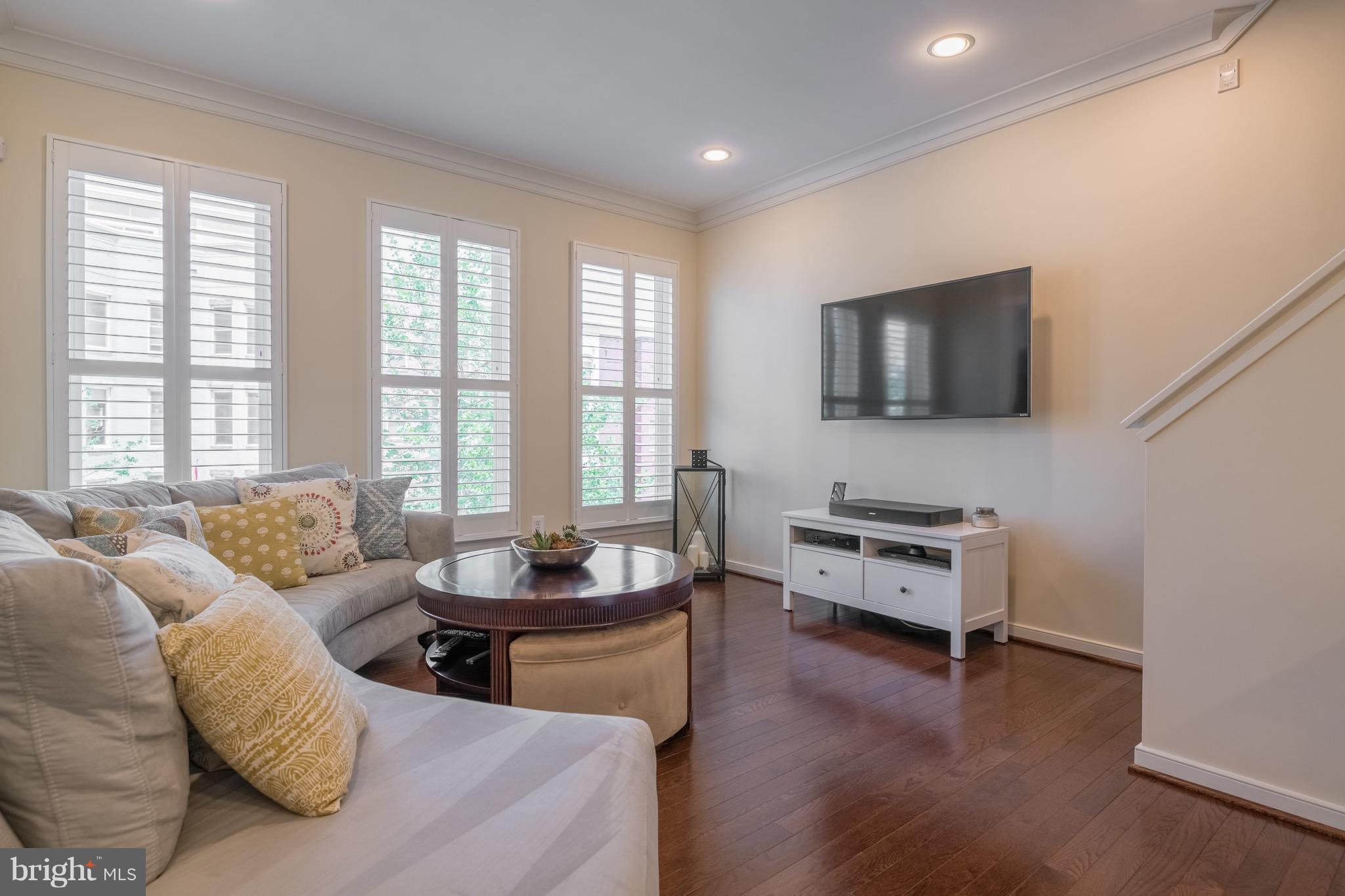 331 K Street Southeast Washington, DC 20003 - Photo 4 of 30 Living Room