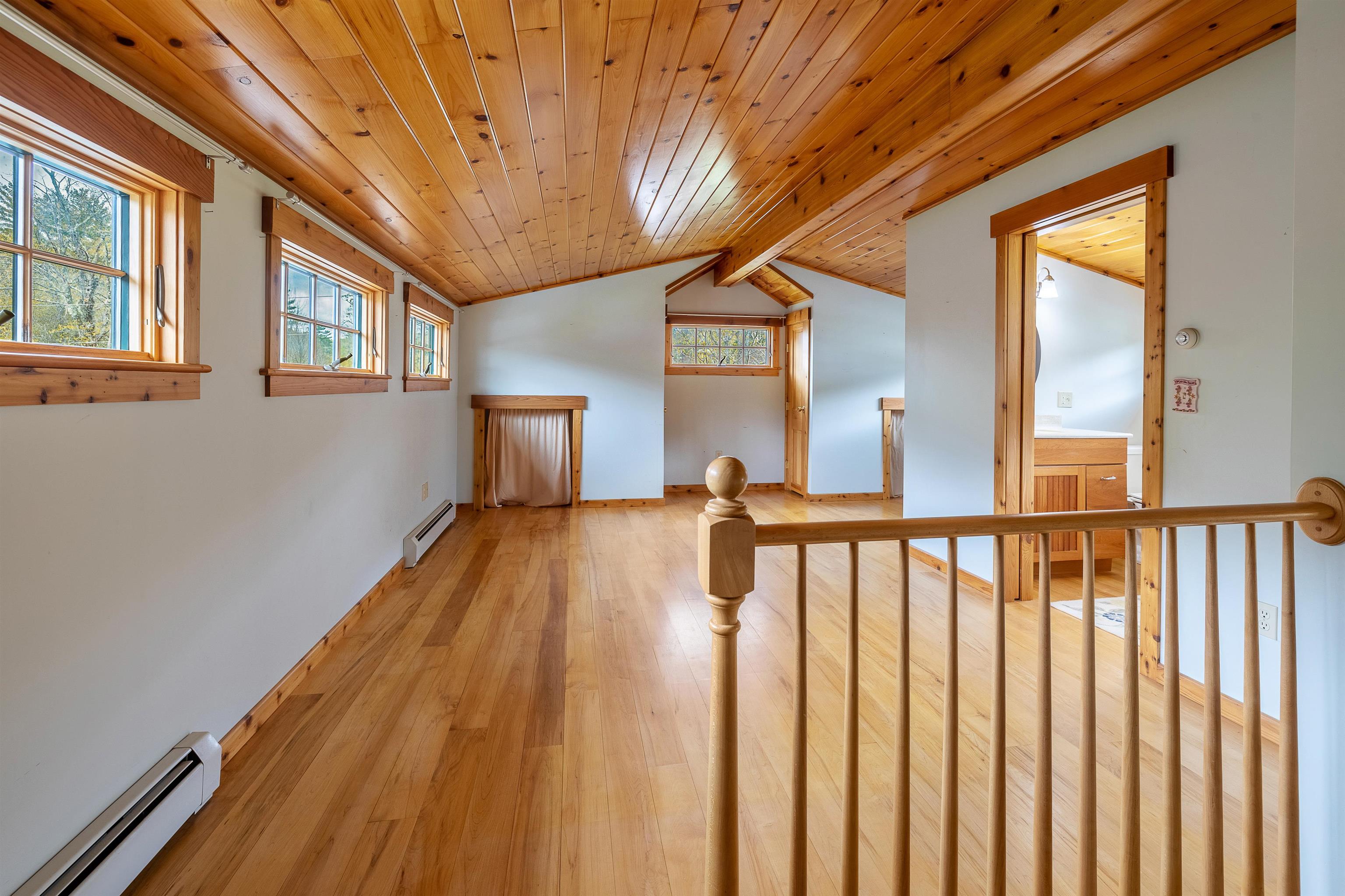 49 Highway 12 Pomfret, VT 05091 - Photo 14 of 36