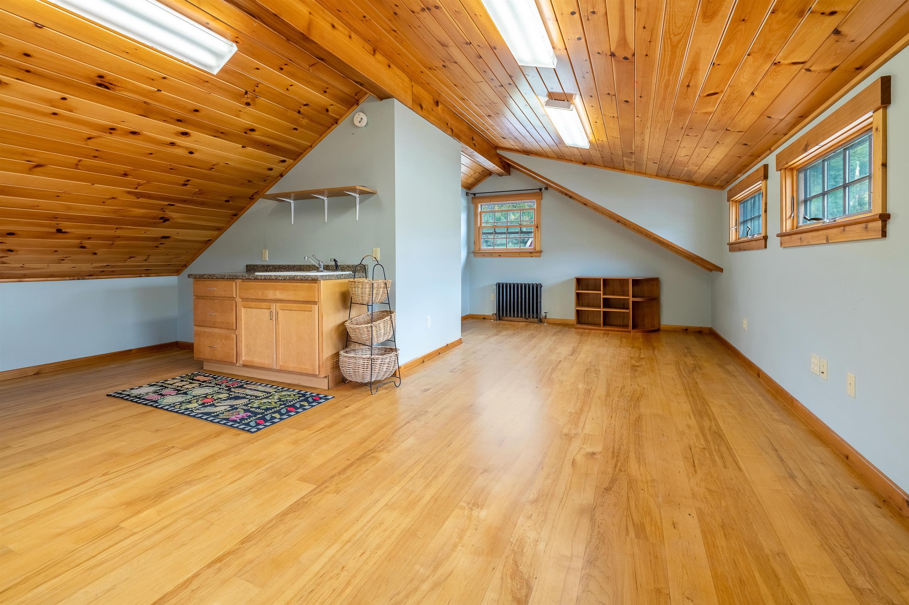 49 Highway 12 Pomfret, VT 05091 - Photo 17 of 36