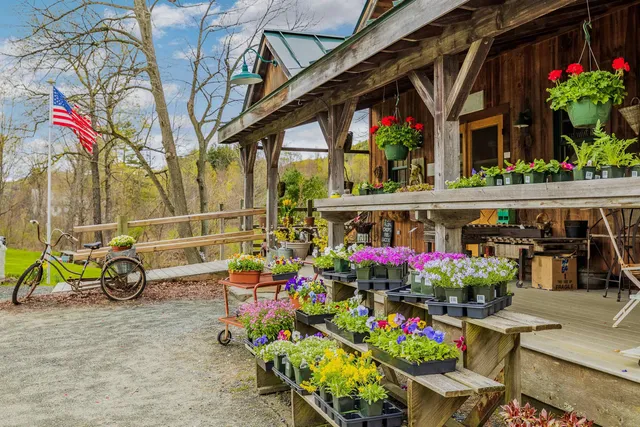 $846,000 | 49 Highway 12, Pomfret, VT 05091