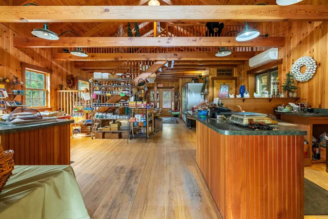 $846,000 | 49 Highway 12, Pomfret, VT 05091