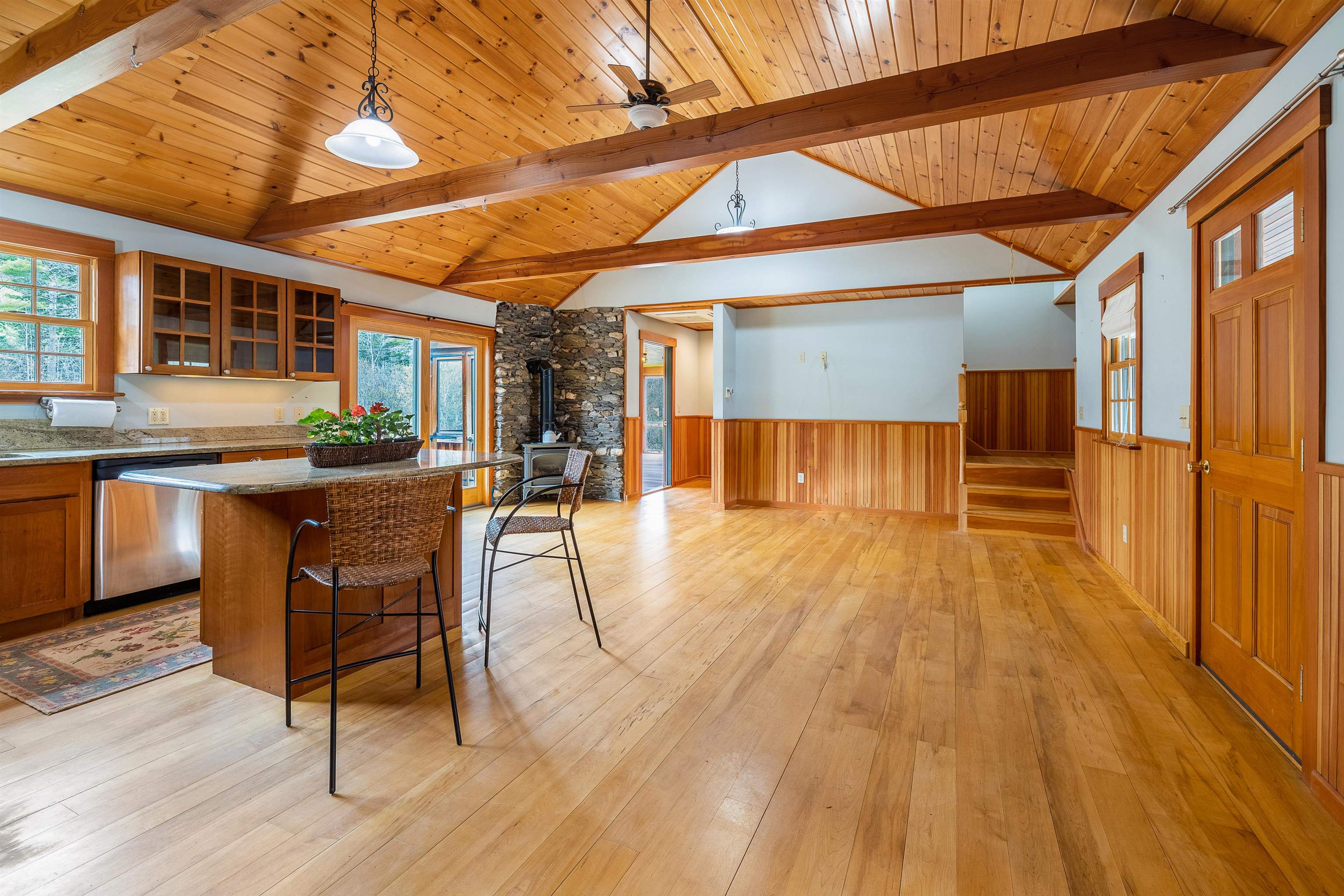 49 Highway 12 Pomfret, VT 05091 - Photo 5 of 36