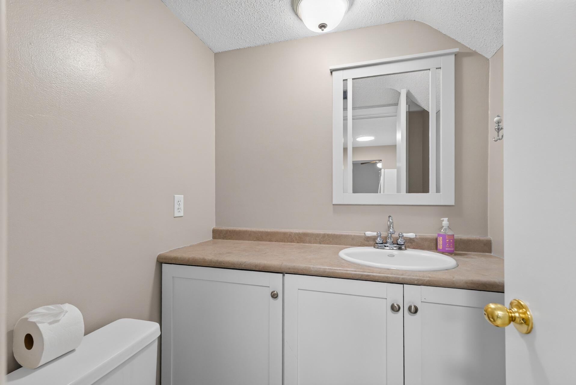 2502 Unity Avenue North Minneapolis, MN 55422 - Photo 16 of 34