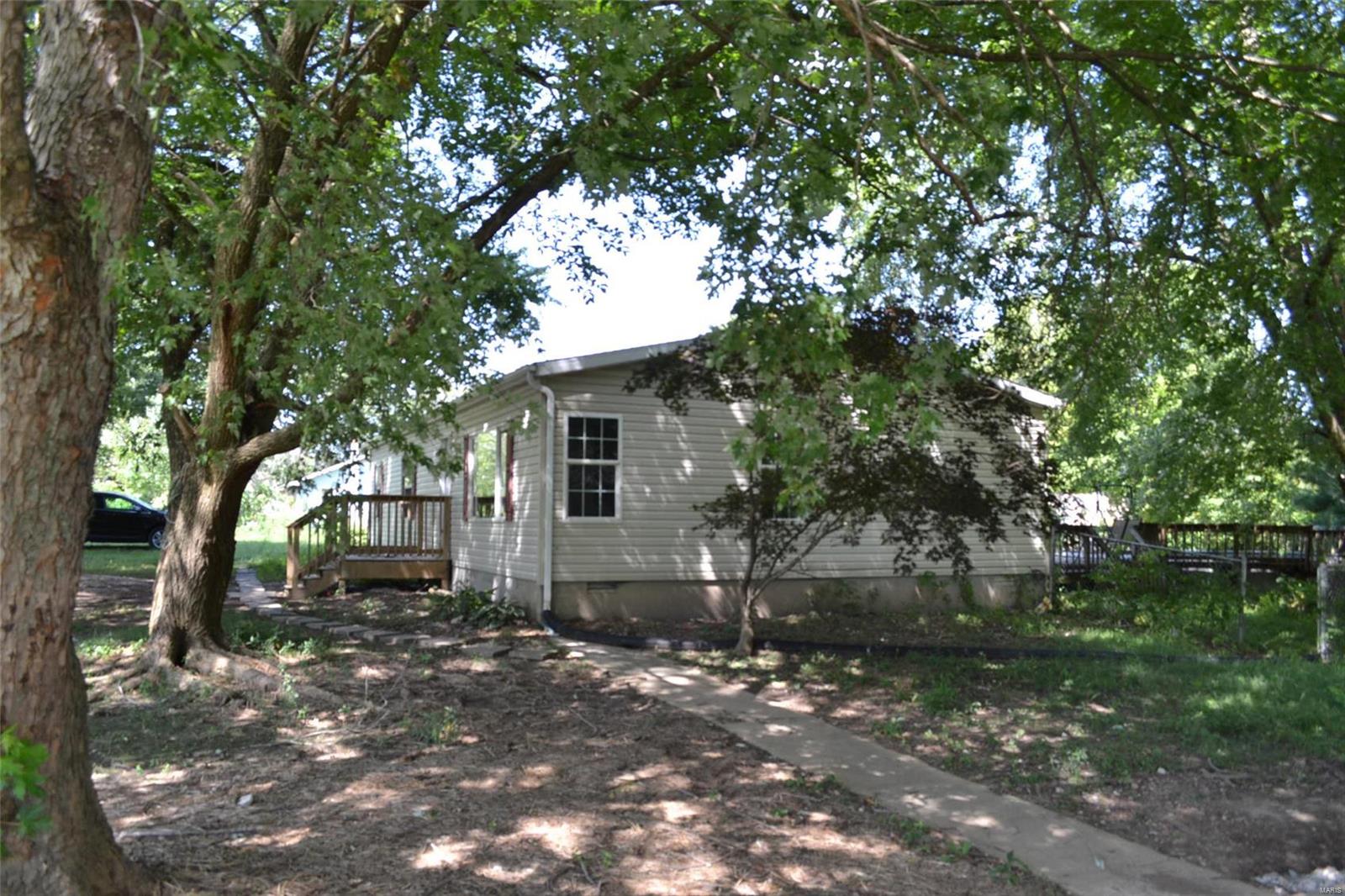 21009 Walcott Road Carlyle, IL 62231 - Photo 7 of 20