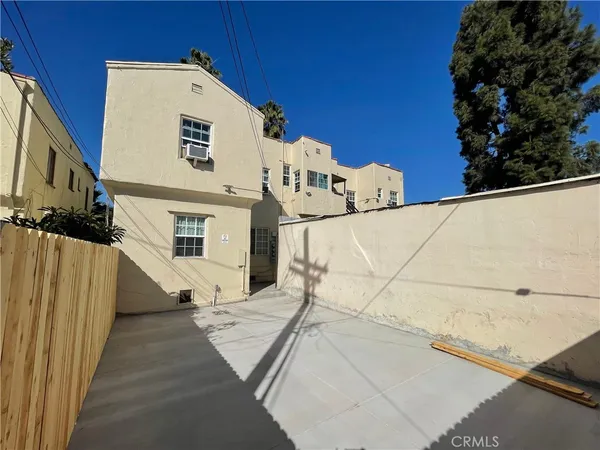 $1,870,000 | 630 Naranja Drive, Glendale, CA 91206