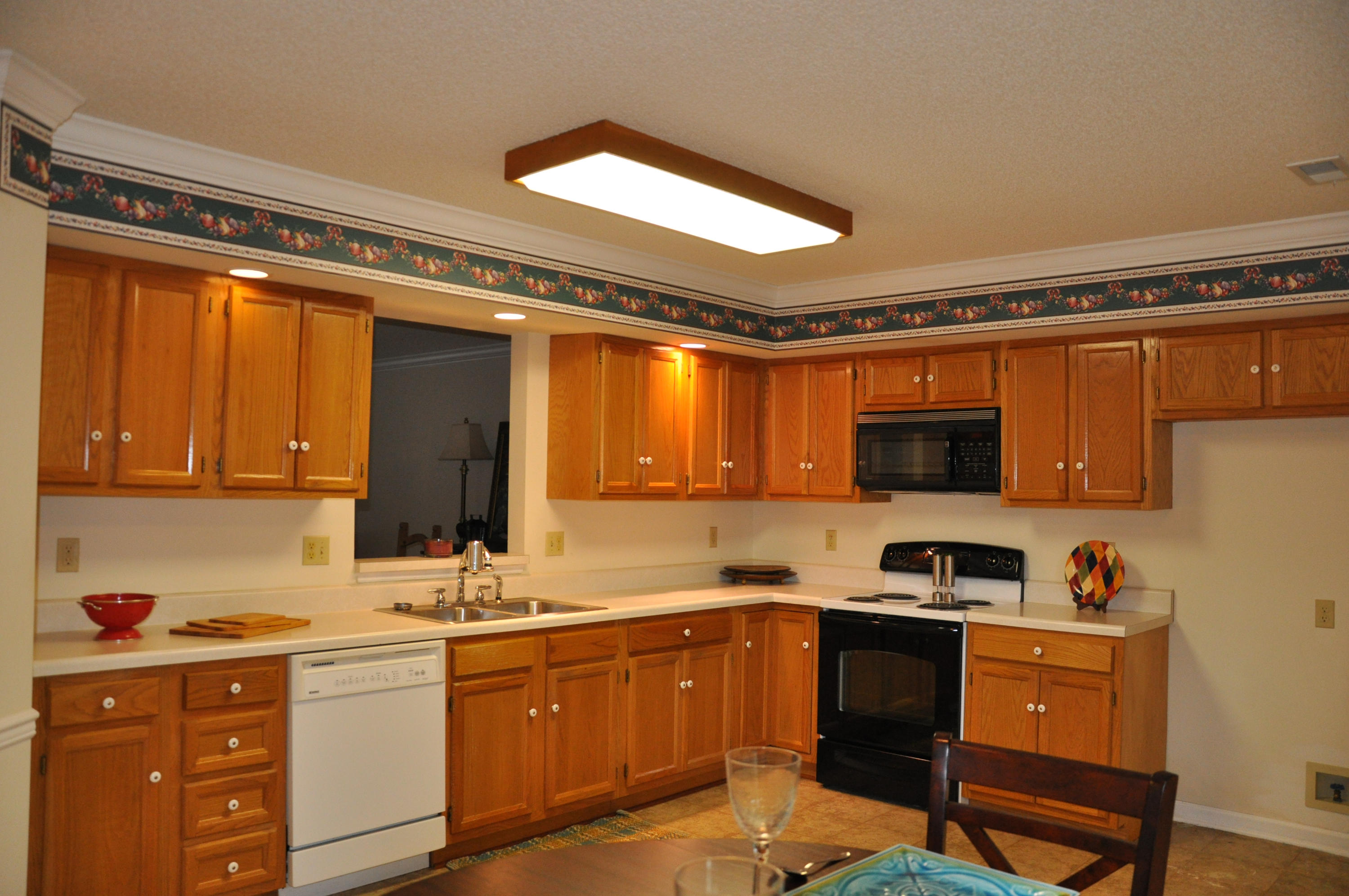 3116 Cunningham Road, Unit B5 Knoxville, TN 37918 - Photo 6 of 20 large eat-in kitchen