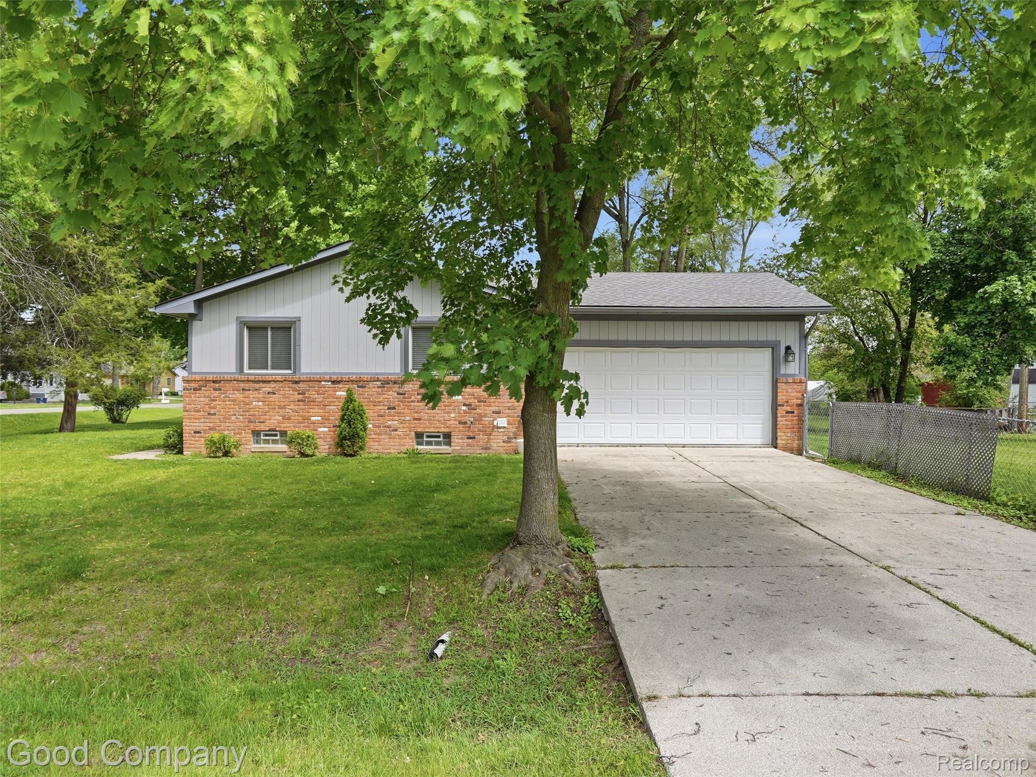 2793 Weaverton Rochester, MI 48307 - Photo 4 of 32