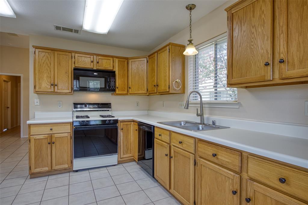 1411 Rivercrest Boulevard Allen, TX 75002 - Photo 7 of 27