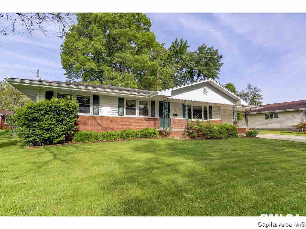 1103 Ruth Place Pawnee, IL 62558 - Photo 3 of 34 Gallery Image 3