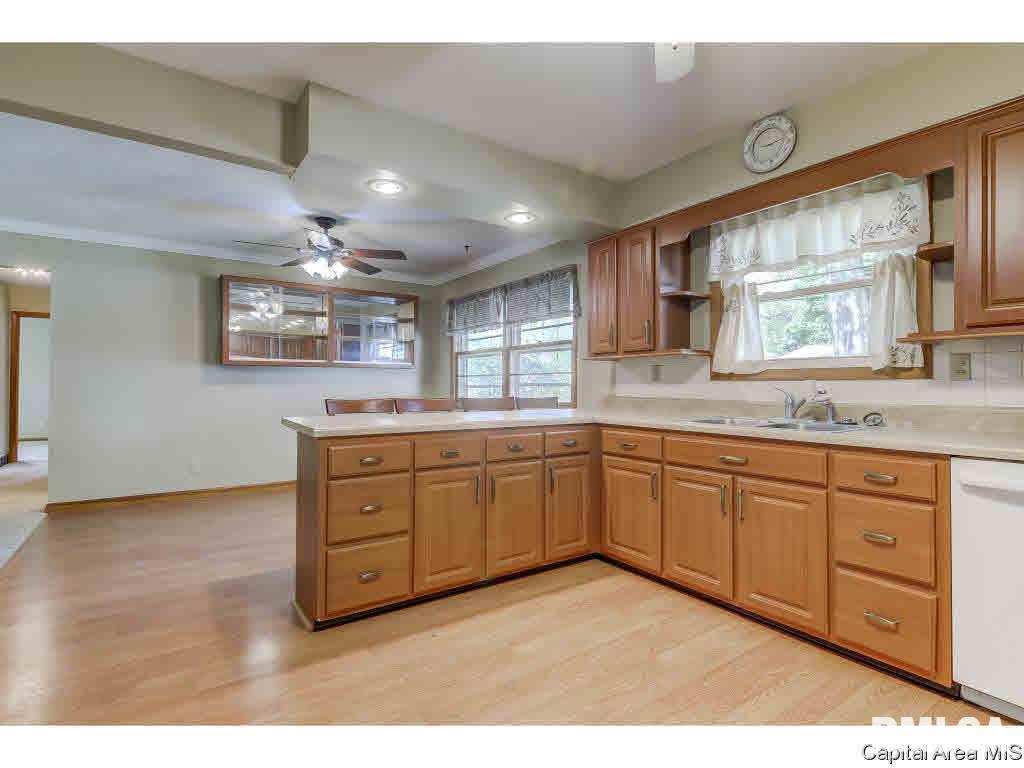 1103 Ruth Place Pawnee, IL 62558 - Photo 6 of 34 Gallery Image 6