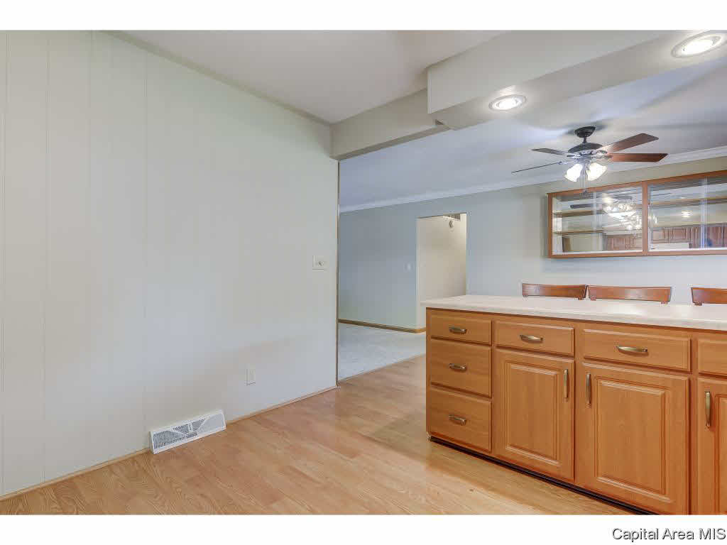 1103 Ruth Place Pawnee, IL 62558 - Photo 7 of 34 Gallery Image 7