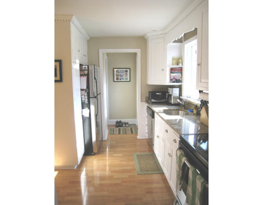 110 Warwick Road Melrose, MA 02176 - Photo 10 of 22 Gallery Image 10