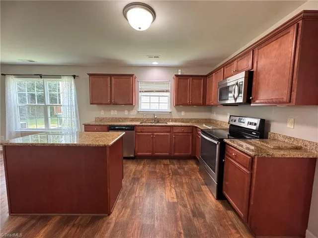 $2,400 | 3686 McGinty Drive, Greensboro, NC 27406