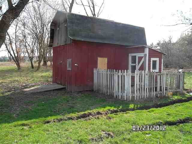 3963 Bricker Road Avoca, MI 48006 - Photo 13 of 15 31098799-12.JPG