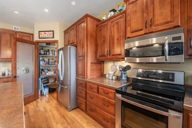 $850,000 | 1602 Buffalo Ridge Drive, Luverne, MN 56156