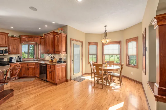 $850,000 | 1602 Buffalo Ridge Drive, Luverne, MN 56156