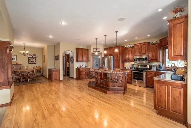 $850,000 | 1602 Buffalo Ridge Drive, Luverne, MN 56156