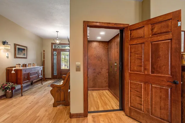 $850,000 | 1602 Buffalo Ridge Drive, Luverne, MN 56156