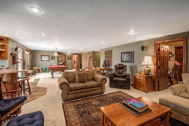 $850,000 | 1602 Buffalo Ridge Drive, Luverne, MN 56156