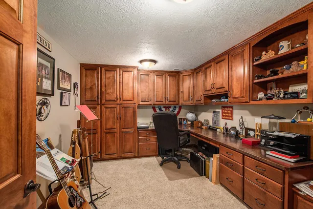 $850,000 | 1602 Buffalo Ridge Drive, Luverne, MN 56156