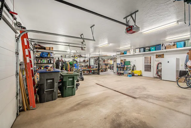 $850,000 | 1602 Buffalo Ridge Drive, Luverne, MN 56156