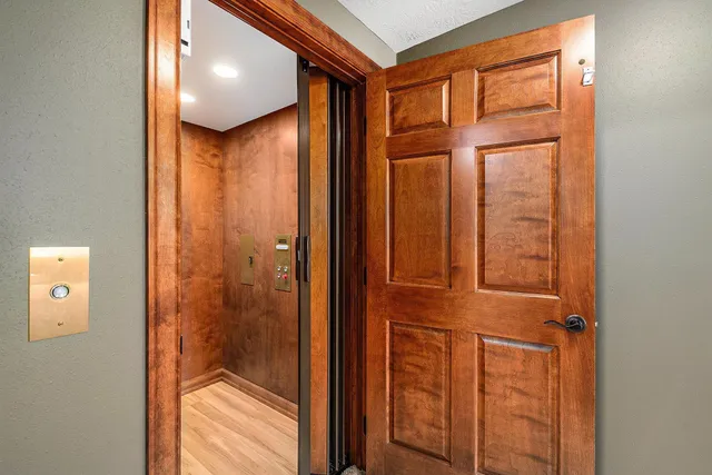 $850,000 | 1602 Buffalo Ridge Drive, Luverne, MN 56156