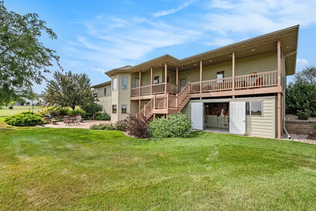 $850,000 | 1602 Buffalo Ridge Drive, Luverne, MN 56156