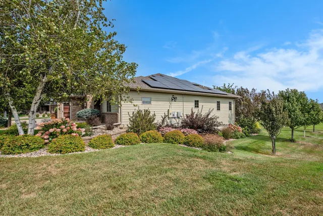 $850,000 | 1602 Buffalo Ridge Drive, Luverne, MN 56156