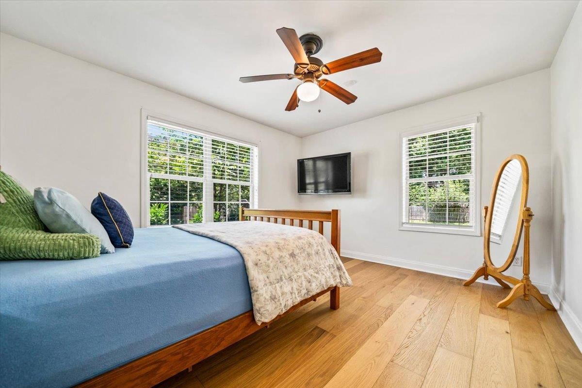 252 Barry Road Memphis, TN 38117 - Photo 25 of 39 Main floor bedroom