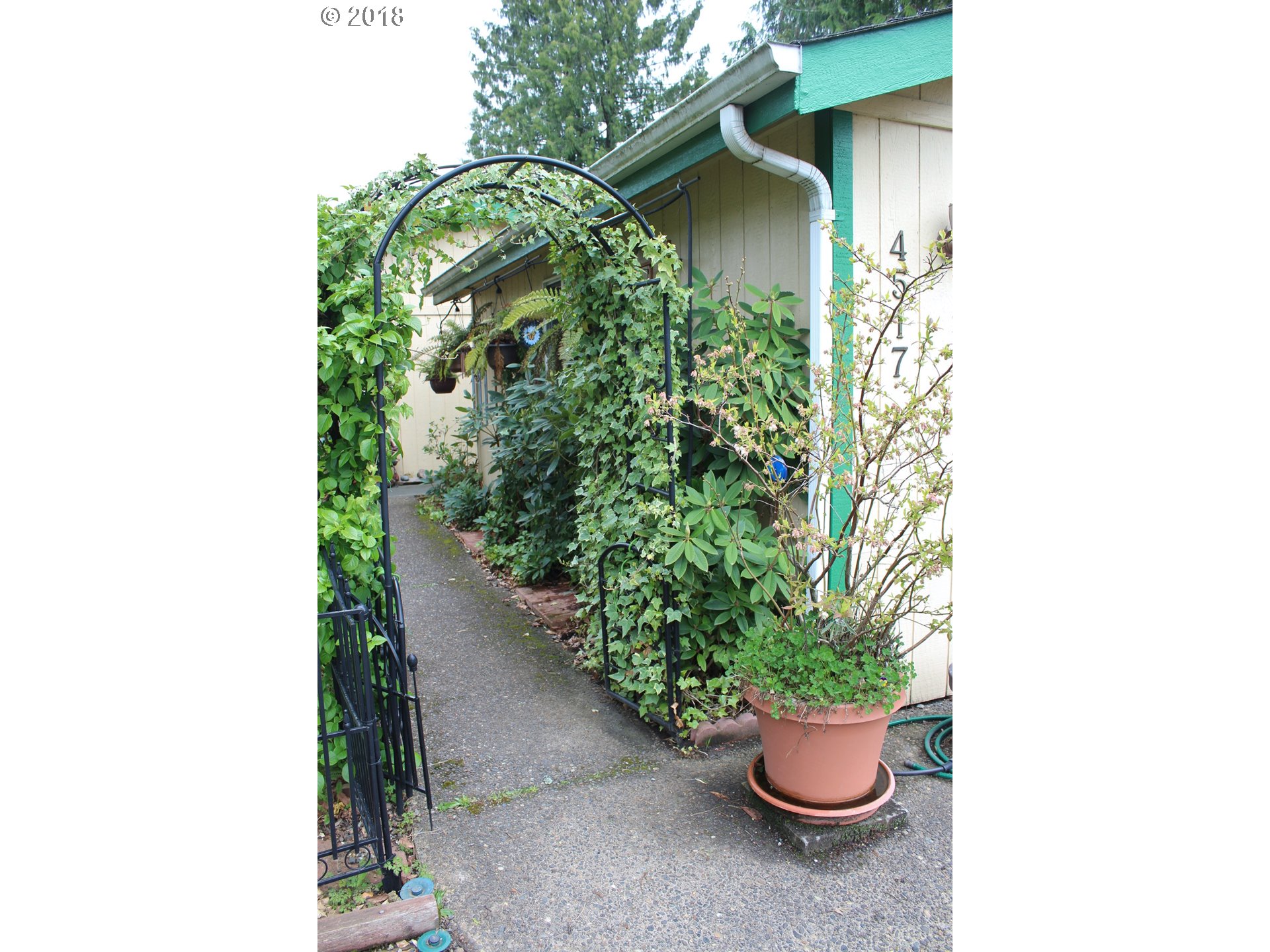 4517 Southwest Taylors Ferry Road Portland, OR 97219 - Photo 21 of 26 Property Entrance