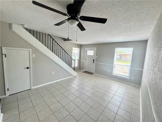 $1,400 | 900 Ave H, Unit D, Westwego, LA 70094