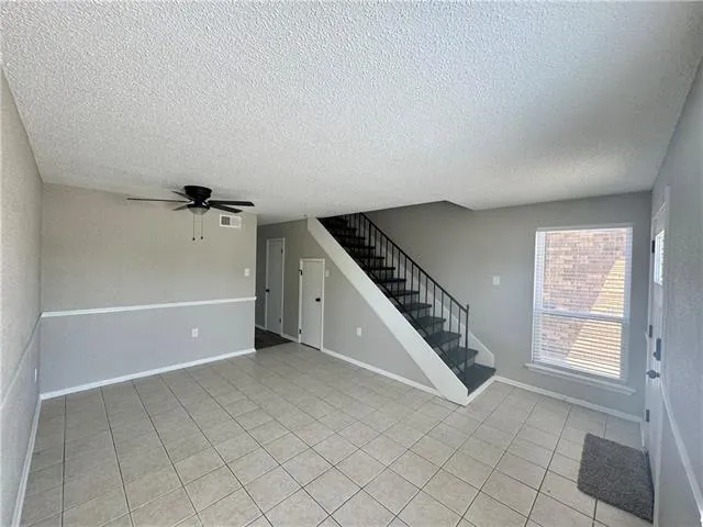 $1,400 | 900 Ave H, Unit D, Westwego, LA 70094