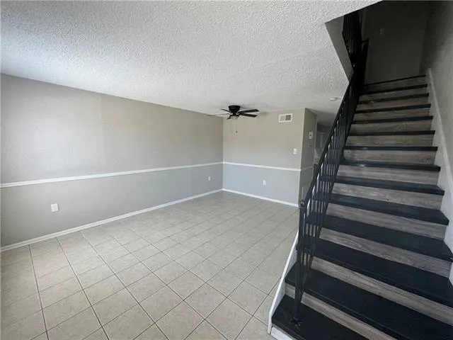 $1,400 | 900 Ave H, Unit D, Westwego, LA 70094