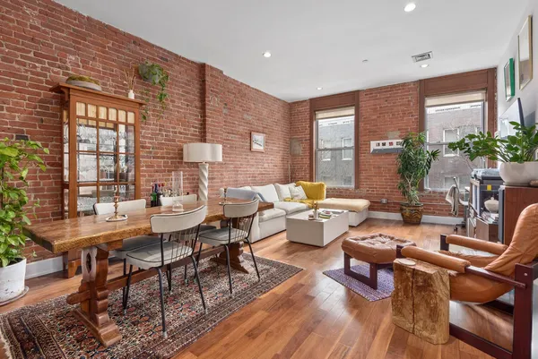 $5,000 | 66 North 1st Street, Unit 2A | Williamsburg