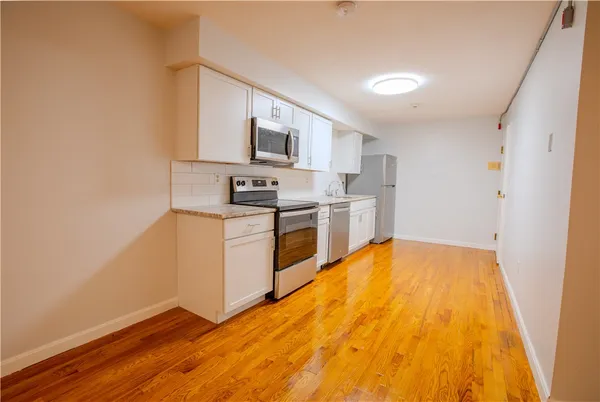 $1,700 | 420 Woodward Road, Unit 33, North Providence, RI 02904