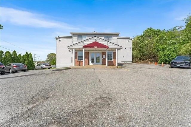 $1,700 | 420 Woodward Road, Unit 33, North Providence, RI 02904