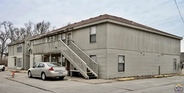 $840,000 | 111 Northwest Hardt Avenue, Topeka, KS 66608